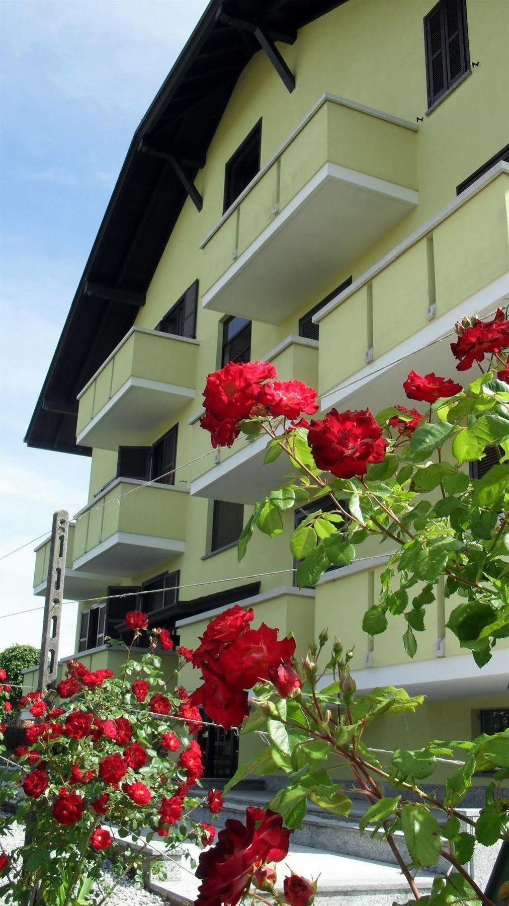 Albergo Residence Isotta Veruno المظهر الخارجي الصورة